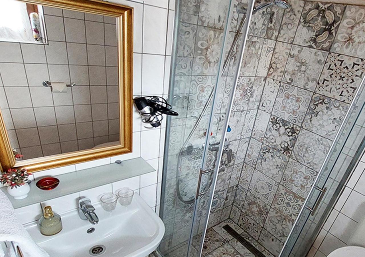 Rohonci Vendeghaz Hotell Kőszeg Exteriör bild