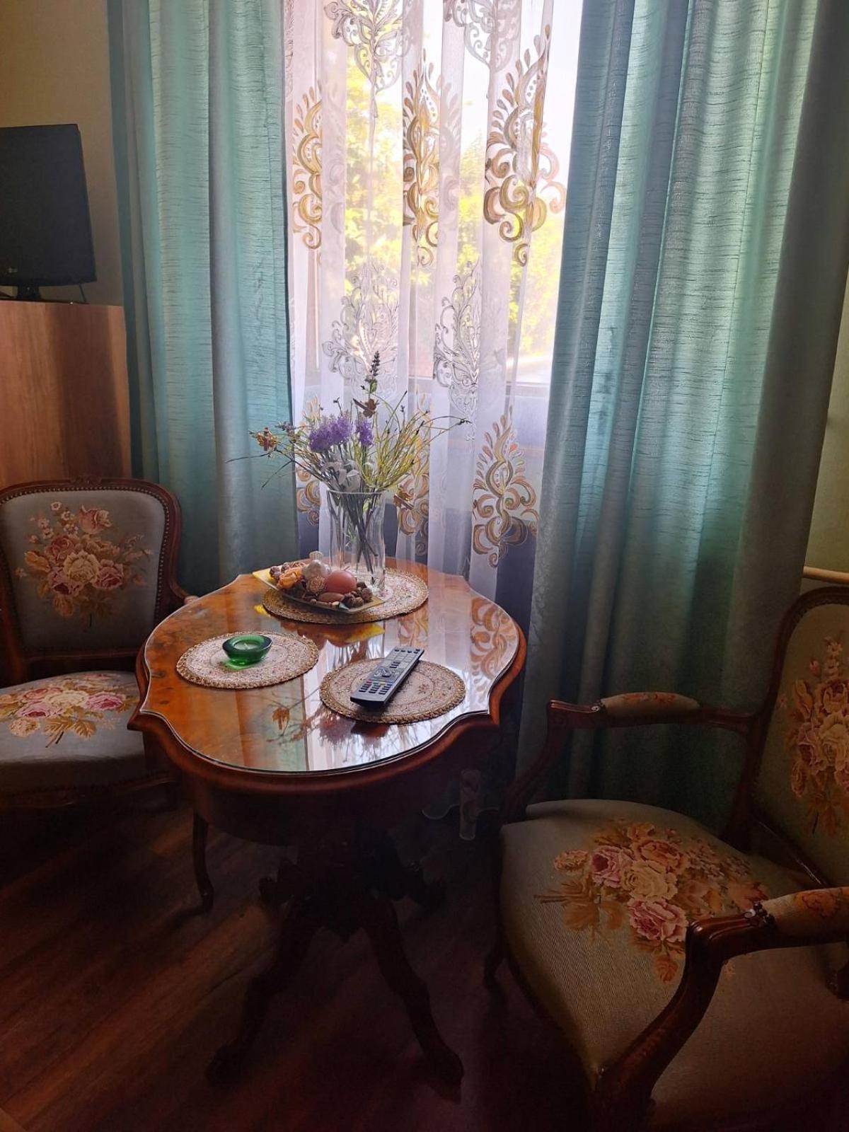 Rohonci Vendeghaz Hotell Kőszeg Exteriör bild